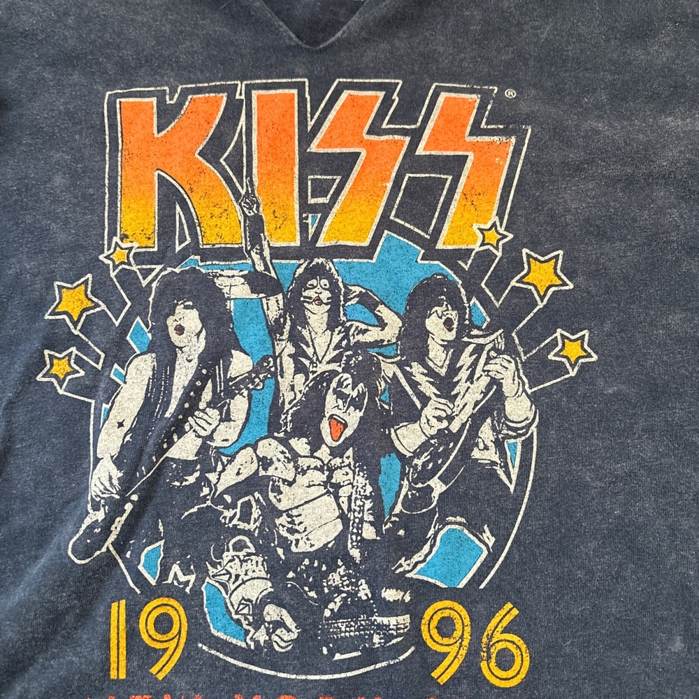 Kiss Black  NEW